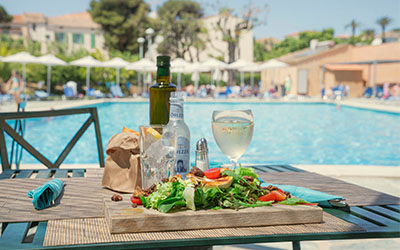 poolbar-napoleon-400x250.jpg